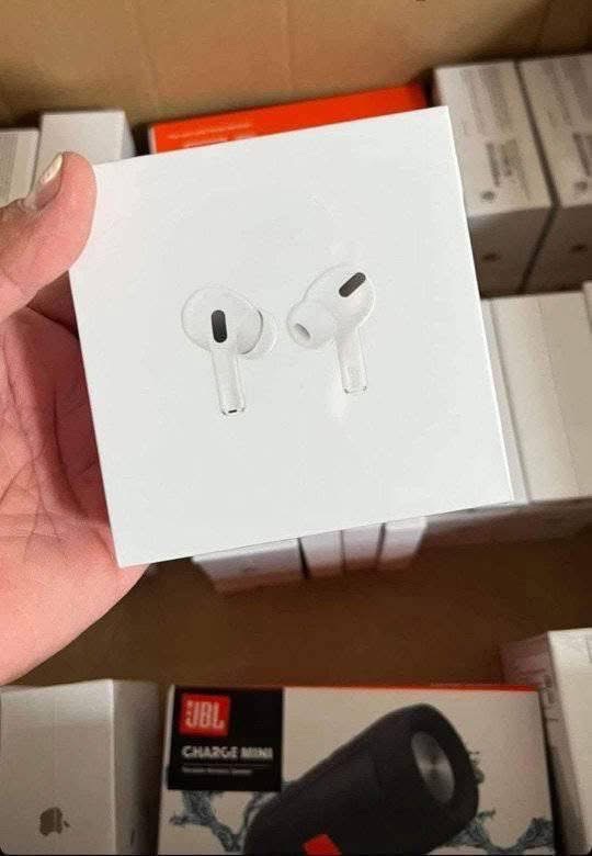 Original Airpods Pro Model 2nd Generation and Airpods 3 available at Wholesale - Image 6