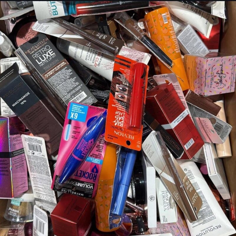 Makeup 💄 pallet available